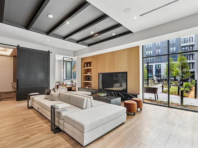 Alta New Carrollton — Photo 18