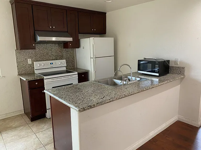 1767 Fullerton Rd #4 — Photo 4