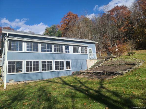 461 White Schoolhouse Rd