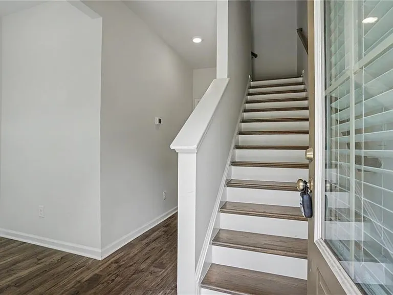 2087 Graywell Ln — Photo 2