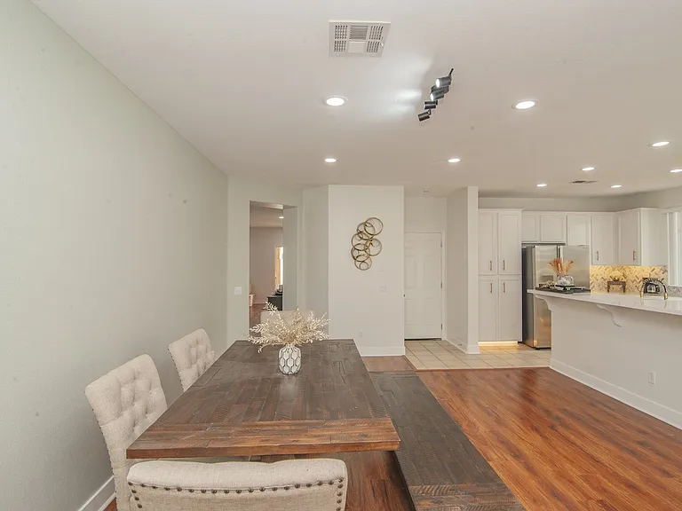 26876 Alta Mira St — Photo 15