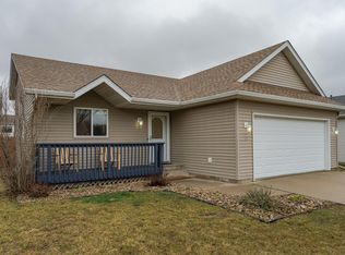 1130 Peregrine Dr SE, Rochester, MN 55904