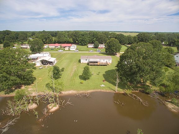 3rd image of 195 Blue Grass Dr