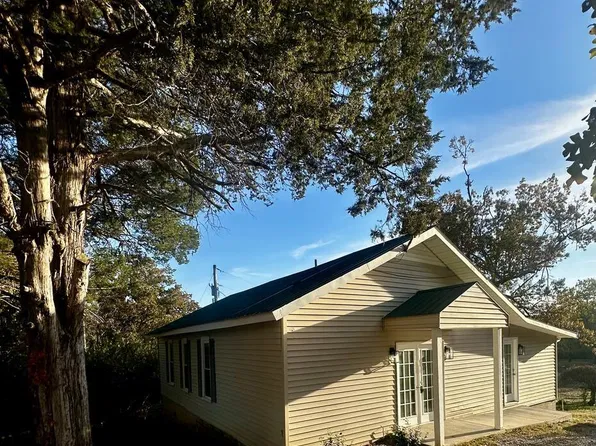 192 Elm St, Livingston, TN 38570