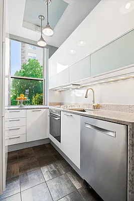 Sold by Douglas Elliman | media 15