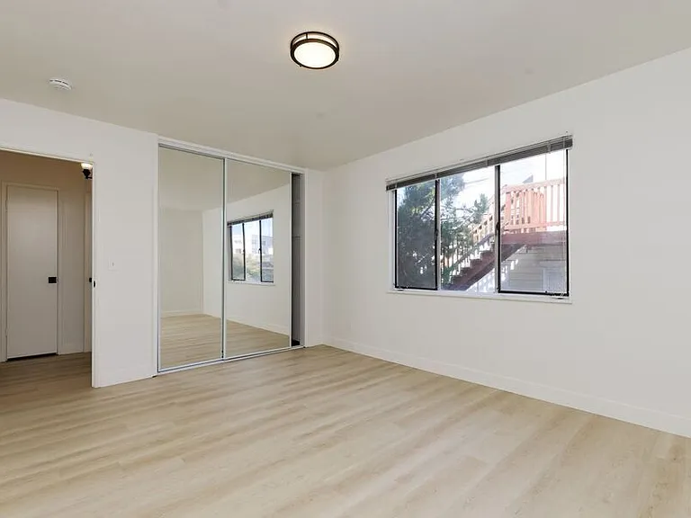 407 Vernon St — Photo 15