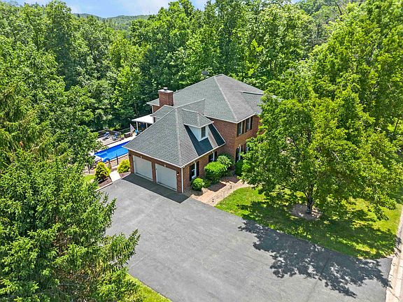 4th image of 3424 Oakwood Cir