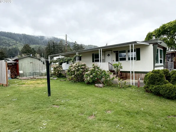 16345 Grootendorst Ln #2, Brookings, OR 97415