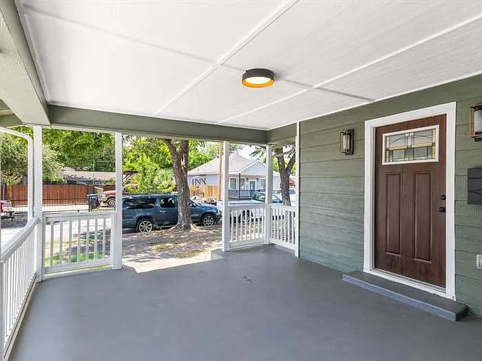 4 bed, 1600 sqft, $2,300 — Photo 2