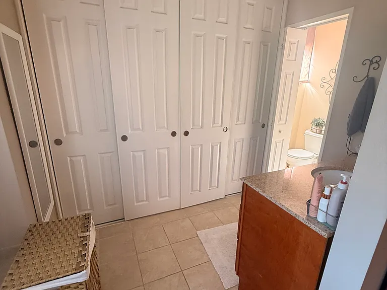 1045 Shannon St — Photo 5