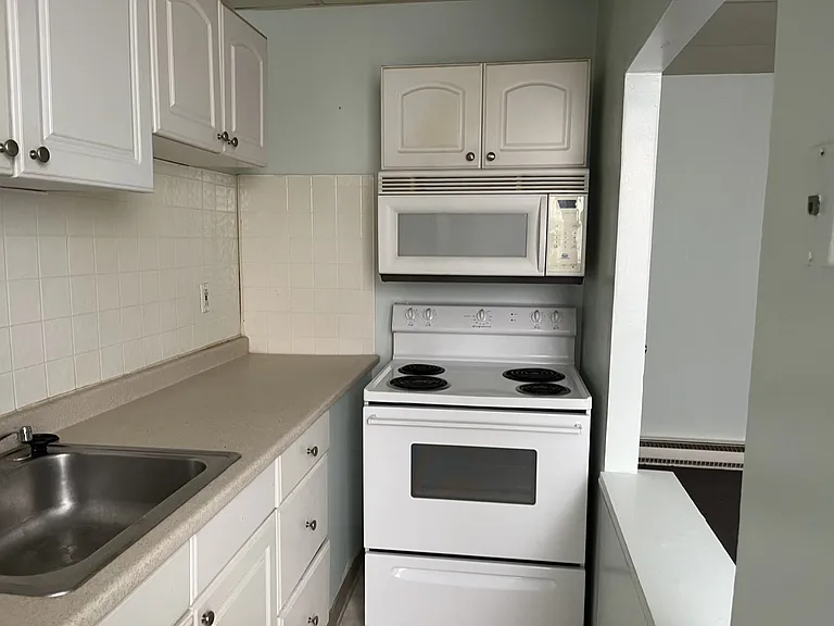 6121 Ridge Ave #C — Photo 2