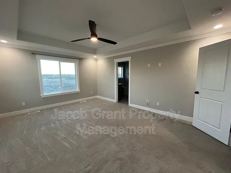 5694 Eaglewood Dr — Photo 12