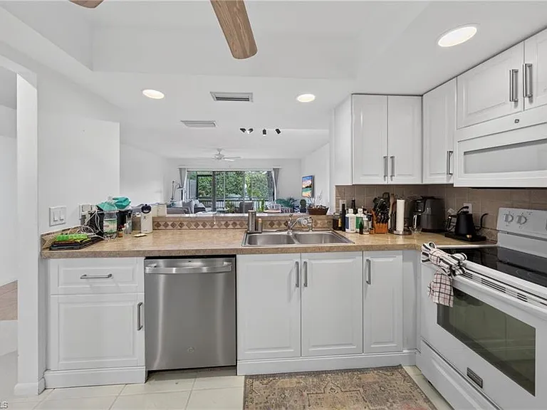 823 Meadowland Dr #D — Photo 6