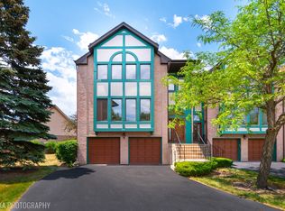 931 W Essex Pl, Arlington Heights, IL
