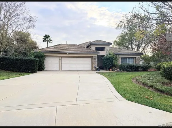 915 Cookie Ln, Fallbrook, CA 92028