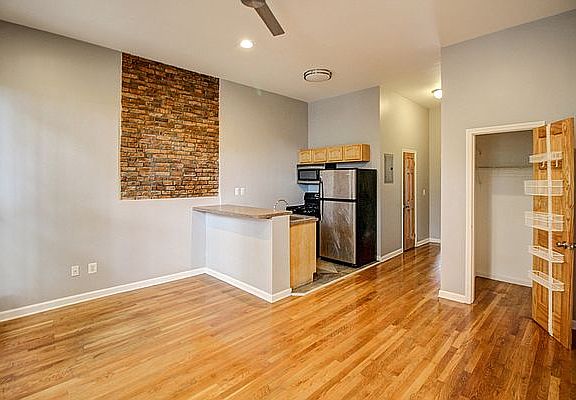 4th image of 38 Halsey St #3A