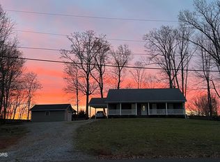 135 Central Ave, Benton, TN 37307