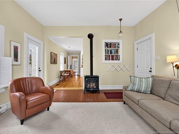 5th image of 231 Church St