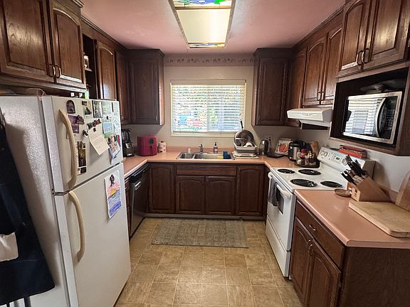 5th image of 1803 Magnolia Pl