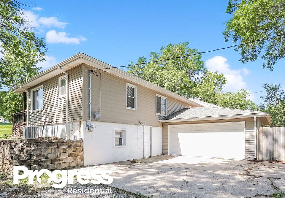 1310 Osage St, Leavenworth, KS 66048 Zillow