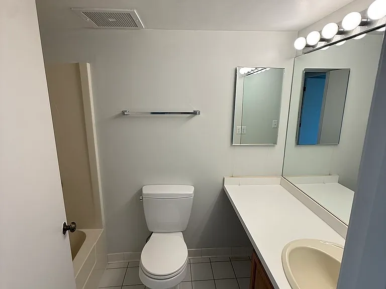 330 Sunderland Rd #39 — Photo 4