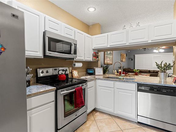 4th image of 8635 Hunters Key Cir