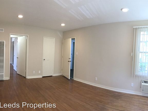 3rd image of 6112 Eleanor Ave APT 10