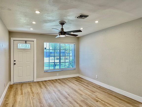 4th image of 3590 NW 17th Street