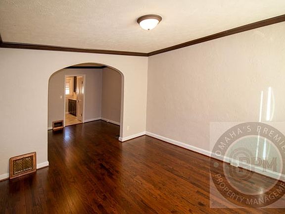 5th image of 3002 Dewey Ave