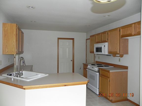 5th image of 8121 196th Ave E