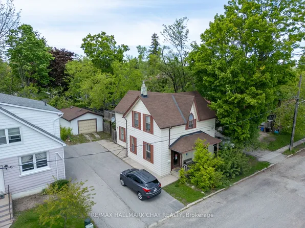 4 East St, Barrie, ON L4M 2N4