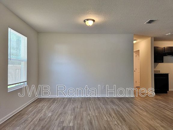 4th image of 8015 Mattox Ave