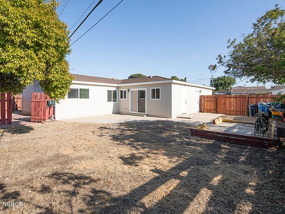5th image of 927 Dahlia Pl