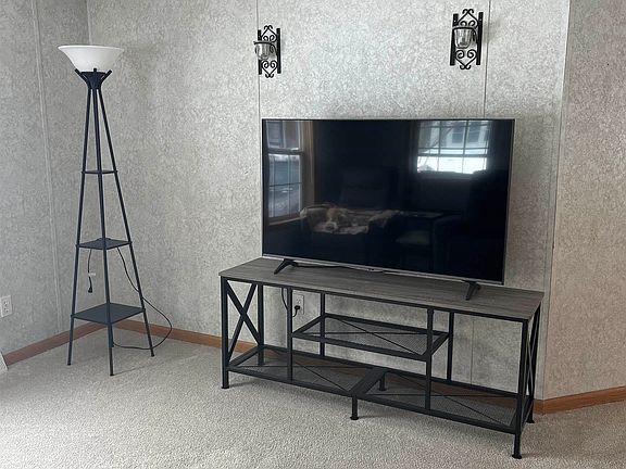5th image of 268 Emerald Drive