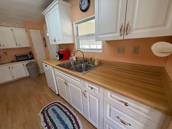 5th image of 918 Reed Canal Rd #376