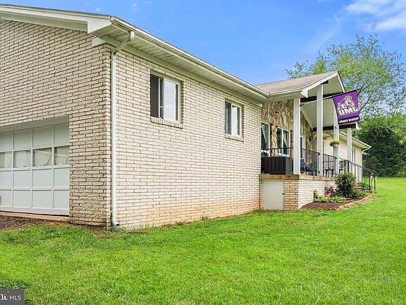 4th image of 19312 Rose Hill Dr