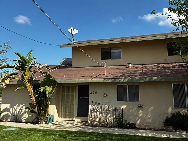 034-220-226 Stine Rd — Photo 1
