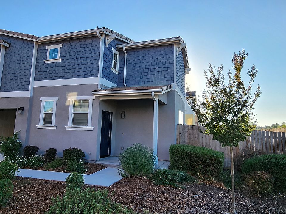 1st image of 162 Sweetwater Ln