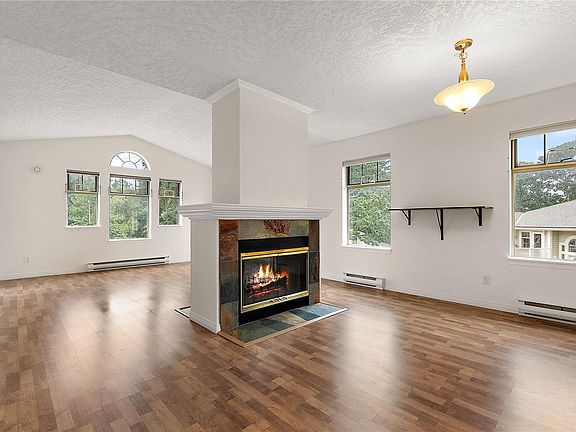 4th image of 850 Parklands Dr #8