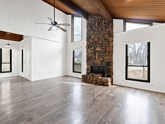 3rd image of 8512 Meadow Dr