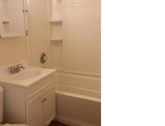 5th image of 1235 Benton St