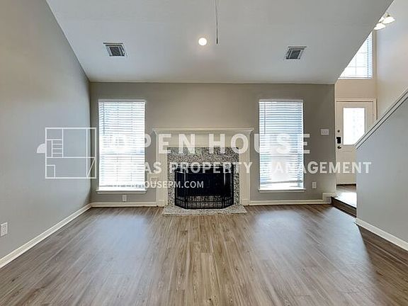4th image of 2712 Shauntel St