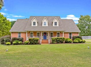 330 Shadow Ridge Dr, Jackson, TN 38305