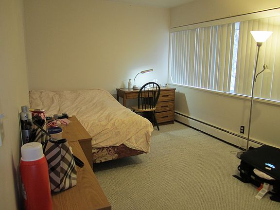 4th image of 935 Dewey Ave #305
