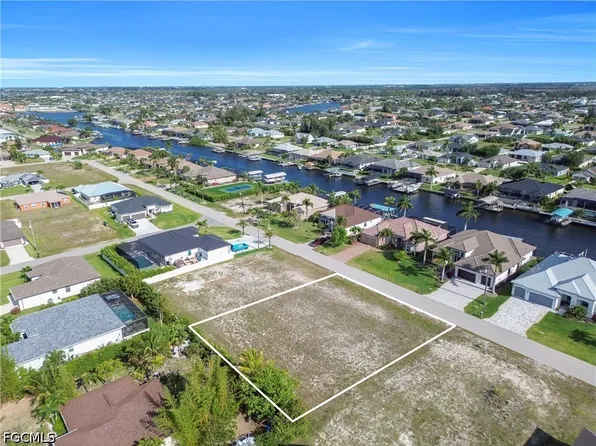 3729 SW 2nd St, Cape Coral, FL 33991