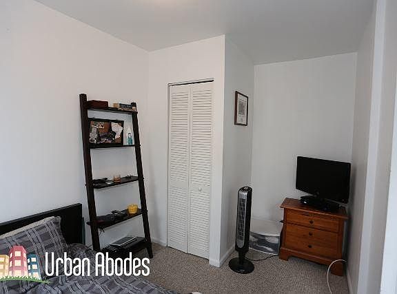4th image of 1946 N Wilmot Ave #Ua3