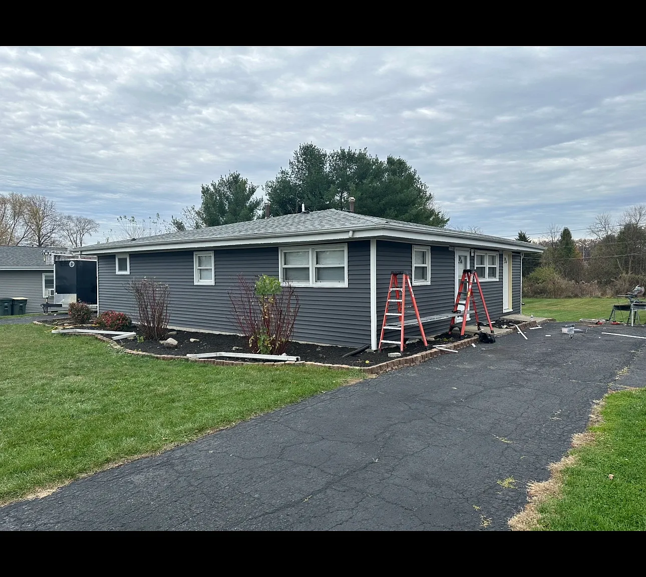 2 bed, 855 sqft, $1,300 — Photo 1