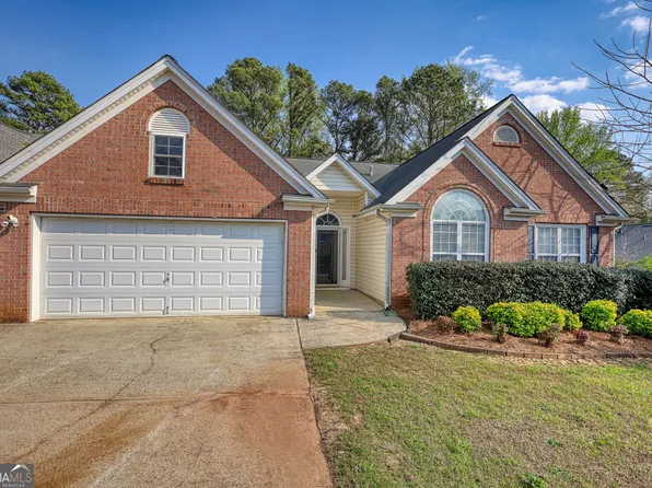 565 Ambur Lake Dr, Lawrenceville, GA 30043