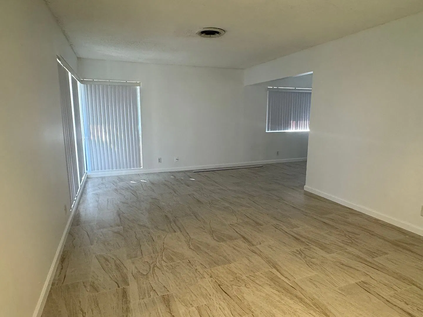 41650-52 Marine — Photo 3