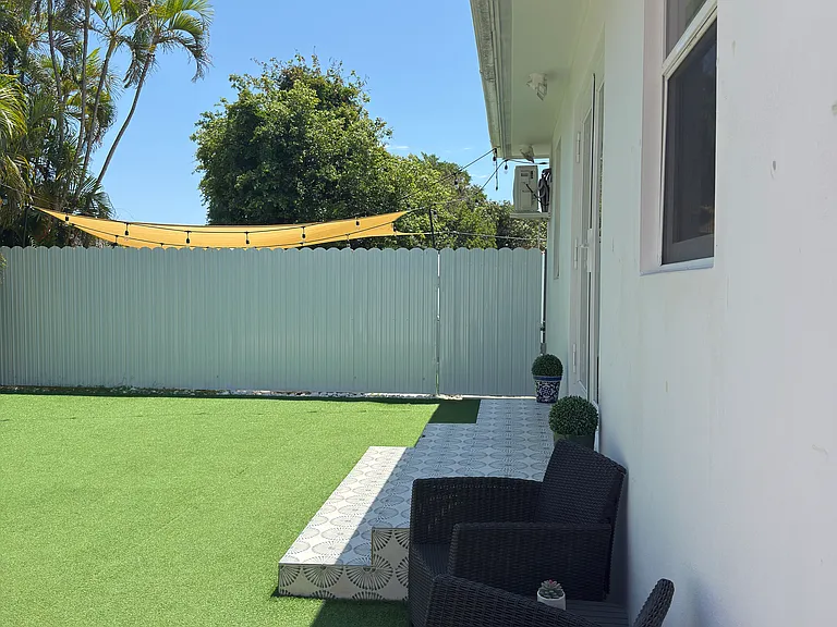 3621 SW 15th St — Photo 7